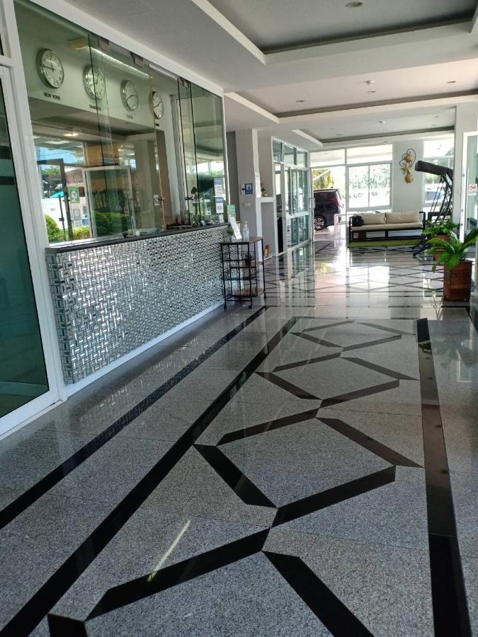 Bbg Seaside Luxurious Service Bang Saen